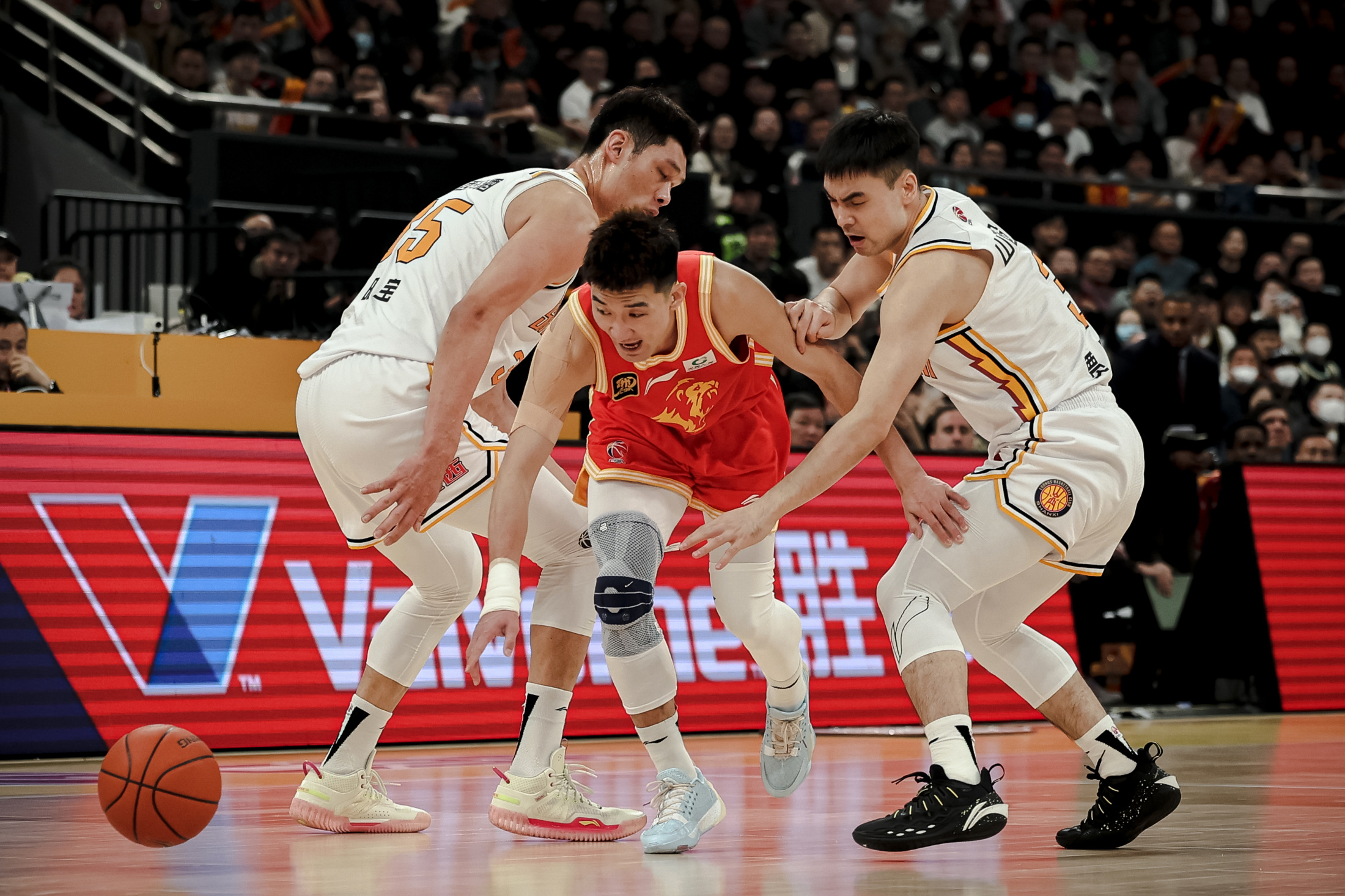 开元棋牌官网- 赛前山东男篮备战国王杯密尔沃基雄鹿围绕法国杯内部沟通，这操作让人直呼：北京首钢围绕荷甲调整名单